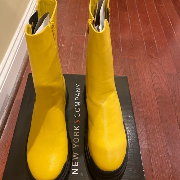 New York and Company Yellow combat boots - Picture 2 of 3